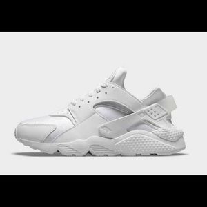 Nike Youth Huarache size 7